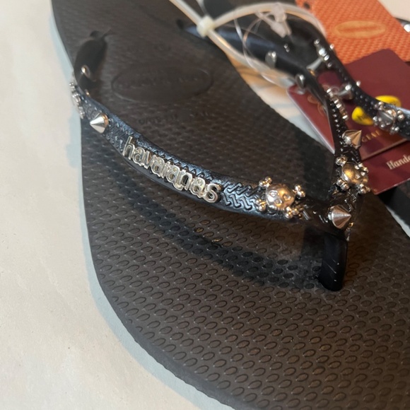 Havaianas Skull Crossbones Slim Hardware Studded Spikes Black Flip flops Slides - Picture 5 of 13
